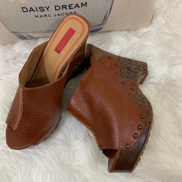 Saks Fifth Avenue Shoes - Saks Fifth 548 Brown Leather wedges